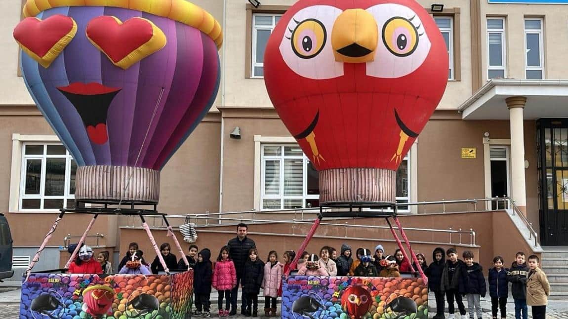 Keçiören Şehit Fatih Erdoğan İlkokulu'nda Kapadokya Balon Turu Heyecanı.